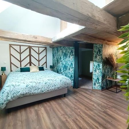 Aydoilles Appartement Independant La Tour Des Tuileries מראה חיצוני תמונה