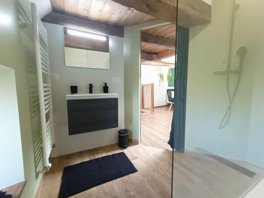 Aydoilles Appartement Independant La Tour Des Tuileries מראה חיצוני תמונה