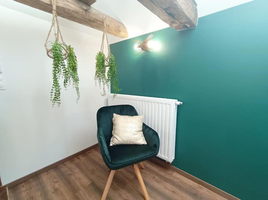 Aydoilles Appartement Independant La Tour Des Tuileries מראה חיצוני תמונה