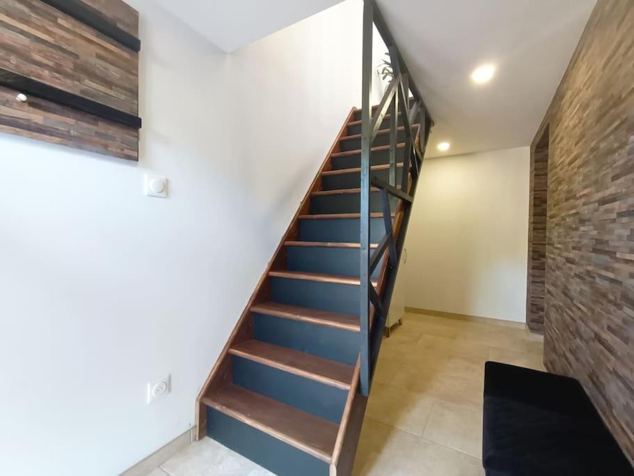 Aydoilles Appartement Independant La Tour Des Tuileries מראה חיצוני תמונה